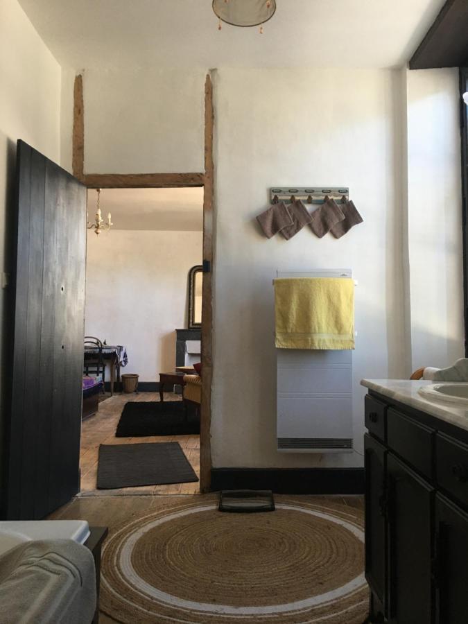 Chambre Sdb Privee Townhouse 26 Chambres D'Hotes Civray Civray  Exterior foto