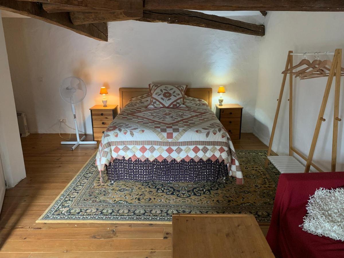 Chambre Sdb Privee Townhouse 26 Chambres D'Hotes Civray Civray  Exterior foto